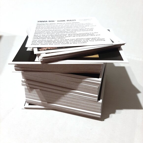 AMC The Walking Dead TV show trivia box card game for 2-6 players for 12 yrs + - Picture 9 of 9